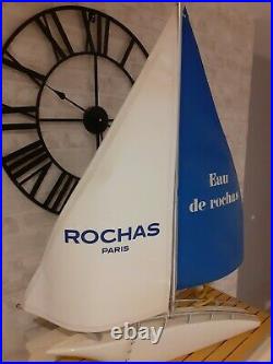 Grand maquette de bateau Voilier, Présentoir de parfum pour homme Rochas Paris